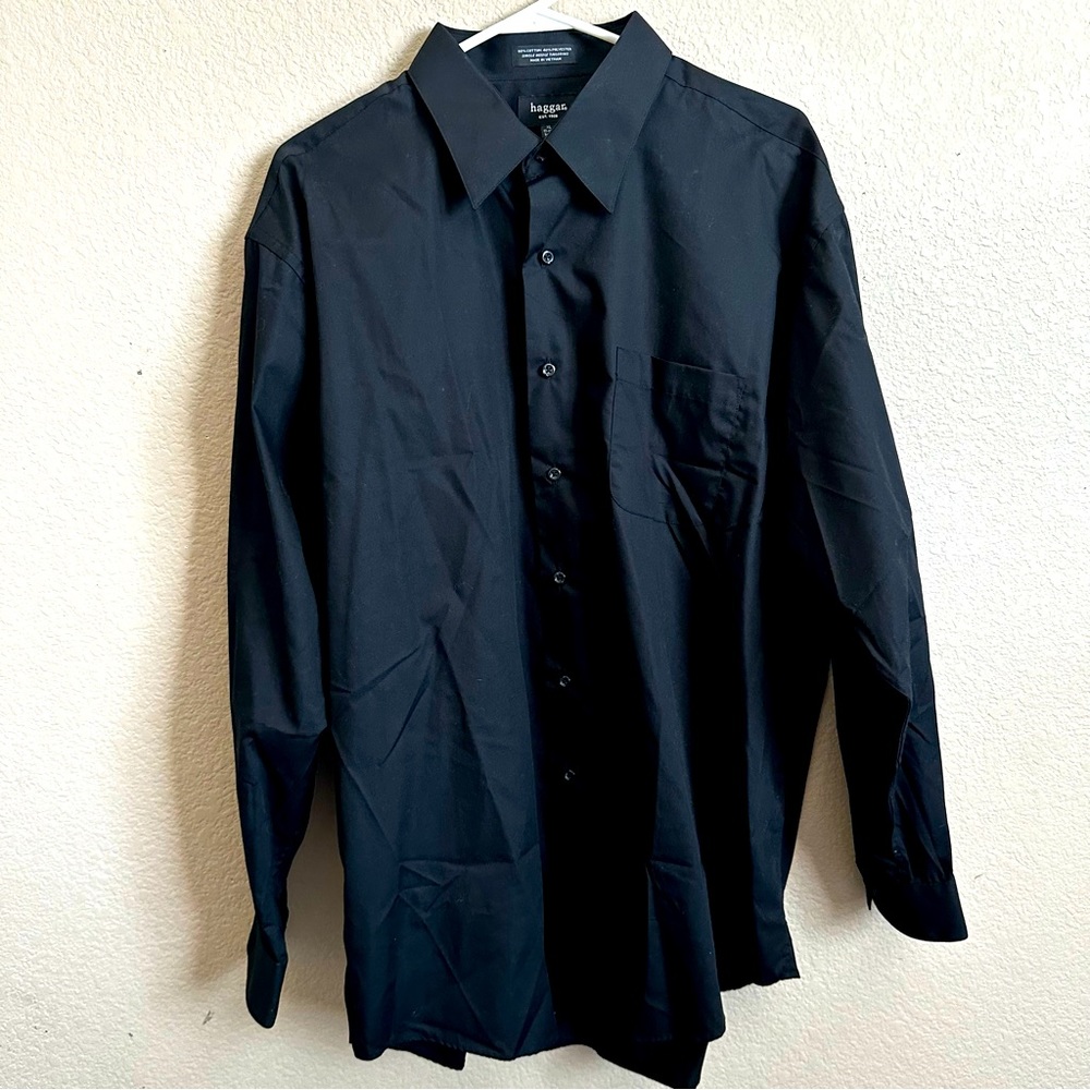 Like new used XL Haggar black long sleeve dress shirt